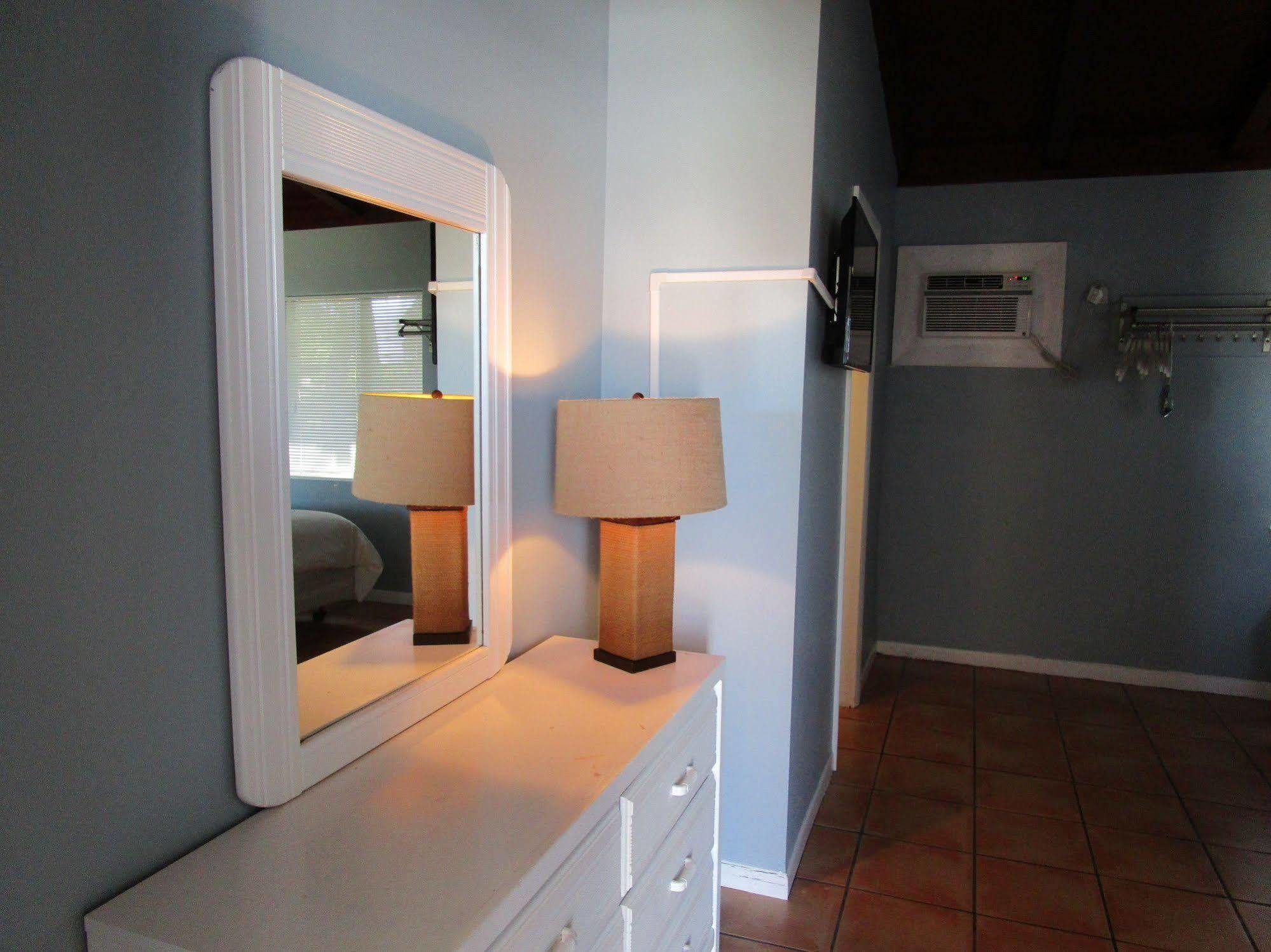 Fiesta Key Rv Resort Premium Room 1 Layton Exterior photo