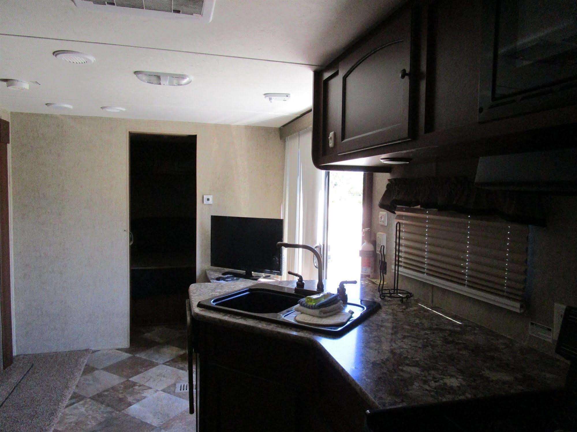 Fiesta Key Rv Resort Premium Room 1 Layton Exterior photo